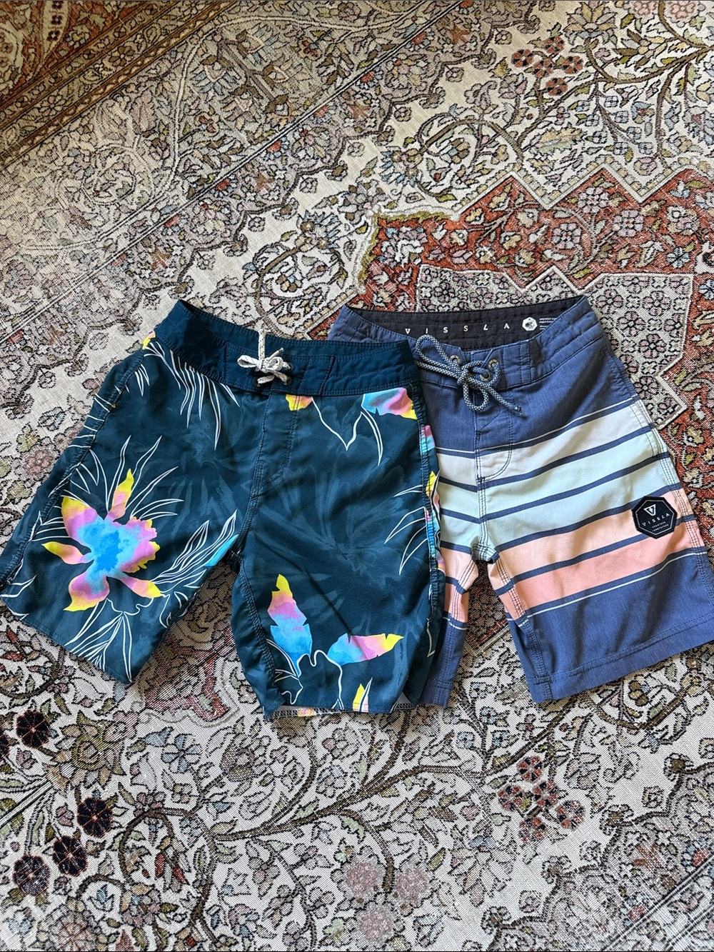 Size 22 Vissla and billabong swim trunks approx size 10 boys 🌊🏄🏄‍♀️🏄🏼‍♂️